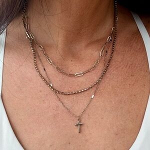 Elegant Gold Layered Necklace Set. Perfect condition